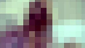 ちっちゃい惨めチンポがフェムドムBDSMでPOVオナニー侮辱