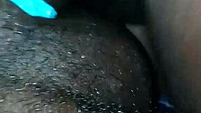 Jsem tak mokrá s velkým černým čurákem v tlusté kundě