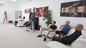 7on1 Doppel-Anal-Gangbang mit Sandra Soul wird nass und wild