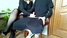 Hey, ich hole meinen Schwanz für eine Luxus-Milf im Wartezimmer raus