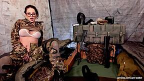 Горячая солдатка с большими сиськами стримит на улице вживую!