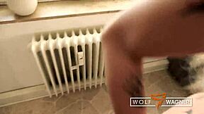 Tätowierte Kitty Blair sehnt sich nach wildem Fick beim Date-Casting.