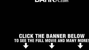 Această puicuță de 18+ 18+ îți masează pula mare neagră înainte de un futut rapid?