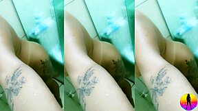 Τρέιλερ: Καθημερινό Μπάνιο Γίνεται Άγριο με Λατίνα Δασκάλα που Γαμάει Κώλο και Ανακατώνει. Χαλαρωτική Στιγμή Γίνεται Έντονη!