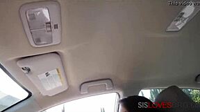 यूनिवर्सिटी से वापस ड्राइव करते हुए सौतेली बहन से गीला हेड मिल रहा है