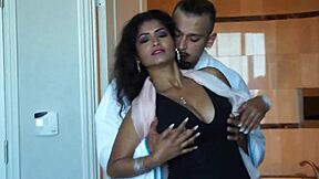 德西·迪拜在MMS视频中和男友做激情爱 - 玛雅！😍