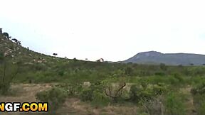 Mijn Zwarte Vriendin Wordt Wild met Toerist Buiten