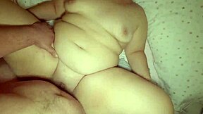 天哪，我刚操了胖继母并好好内射她！