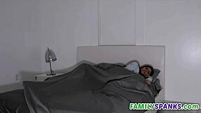 Ik ben Serena en ik klik zo goed met mijn hete stiefvader