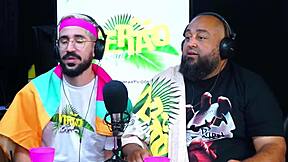 قياس حجم الزب للجميلات في تلفزيون كاليفورنيا مع بلوند وبرونزيات