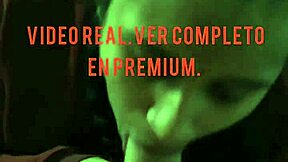 Echte seks met stiefzus ontdekt in kamer