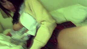 Chica japonesa de 18+ con tetas grandes se deja llenar... ¡qué salvaje y loco!