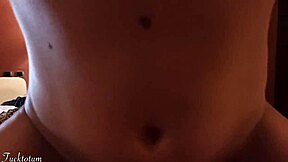 POV Πραγματικό Ζευγάρι Αματέρ Γαμάει Δυνατά με Ουρλιαχτά! Ακραίος Οργασμός Ιππασίας και Σπέρμα στην Κοιλιά σε Μισιονέρ