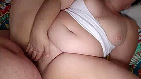 Лучший горячий миссионерский трах пышной милф с большой жопой. Ее пухлые формы просят еще