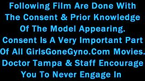 Tini nőgyógyászati vizsgálaton a tampai rendelőben