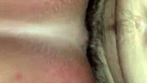 奶奶被年轻帅哥内射黏糊糊的