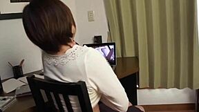 火辣日本继母诱惑年轻小伙激烈邂逅