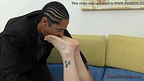 Nyomi Star diz: Adore meus pés asiáticos bonitos