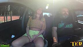 Larissa Leite dráždi veľkými cicmi na uliciach São Paula