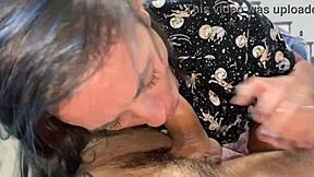 Kiáltotta: adj nekem egy sloppy blowjob-ot és spricceld a számba most!