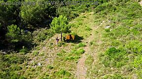 طائرتي التقطت زوجين في الهواء الطلق العام