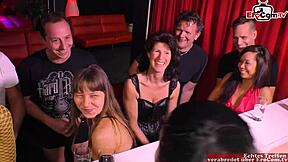 Deutscher Swinger-Club-Party mit echten wilden Paaren