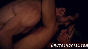 Novinha 18+ bunduda de cabelo curto e peitões cavalga dominação BDSM hardcore extrema