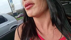 Uber Chauffeur Pikkt Op In Kombi Voor Eén Echte En Eindigt In Wilde Milf Neuk