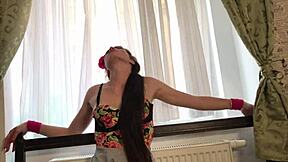 Liten Tanga Under Skjørt Avslører Fantastisk Tenåring Ræv