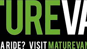 Cougars på jakt efter färskt kött i vild action