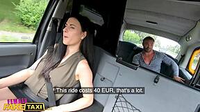 Billie Star dominira moškemu striperju z lažnim taksijem z lahkoto