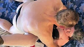 Ei galera olha essa coroa de espartilho levando foda missionário hardcore até gozar! 😍