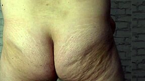 Si že poskusil surovo parjenje z mlado 18+ debeluhasto varalko?