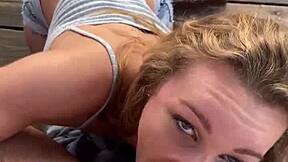 Angel Emily má vonkajší análny sex počas safari s intenzívnym jazdením