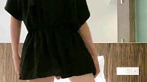 중국 쉬메일이 짧은 드레스 입고 안경 쓰고 쌈