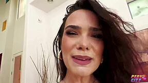 Човече, тотално сам зависан од Ајви Ајрланд која прима тај велики црни курчак анално пасијом... невероватно!