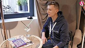 Ei, confira esta entrevista com Charlie Dean no ShareSome TV