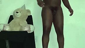 Parodi müzik videosu solo oyuncaklar ve 2024 remiksiyle kutlama.