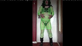 Sissy travesti bi quiere conocer a otro chico para divertirse