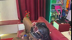 Ensimmäinen kerta doggystylella seksiopettajan kanssa luokassa