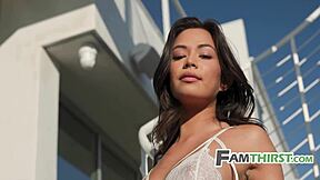 Gondoltál már pornózni a barátnőddel, mostohafiú?