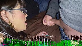 Mand tager kone til swinger klub for oral creampie og gangbang