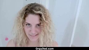 คุณรับมือครีมพายกับลูกสาวเลี้ยงเซ็กซี่คืนนี้ได้ไหม?