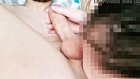 Ali to lepo vroče lizanje rita vodi do sperme na joške in orgazma?