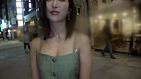 건강한 탄 피부가 날 기절시켜! 이 쿨한 미녀 와이프가 경련 절정 섹스에서 어떻게 야생돼?