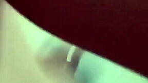 Потрясающая красотка из Бандунга кончает в домашнем клипе