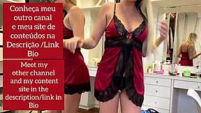 Probavam provokativno lingerie sa tetovažom i seksi štreberskim vibom