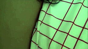 Изключително гореща стъпсестра фантазия секс се разгръща в тайна спалня - Част 2 на XBabeHub