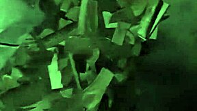 먼저 이웃 초대해서 꽃 구경시키고 입 박아 오르가즘 줬어