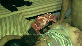 A francba, ez a francia ribanc selyem fehérneműben keményen megkapja a fenekét!